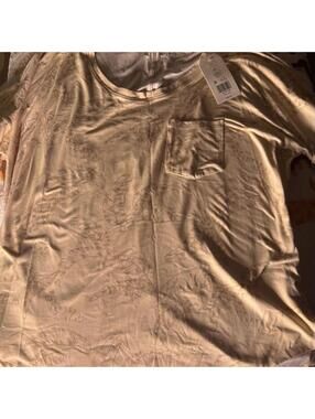 Wonderly Light Cream Tee with Pocket